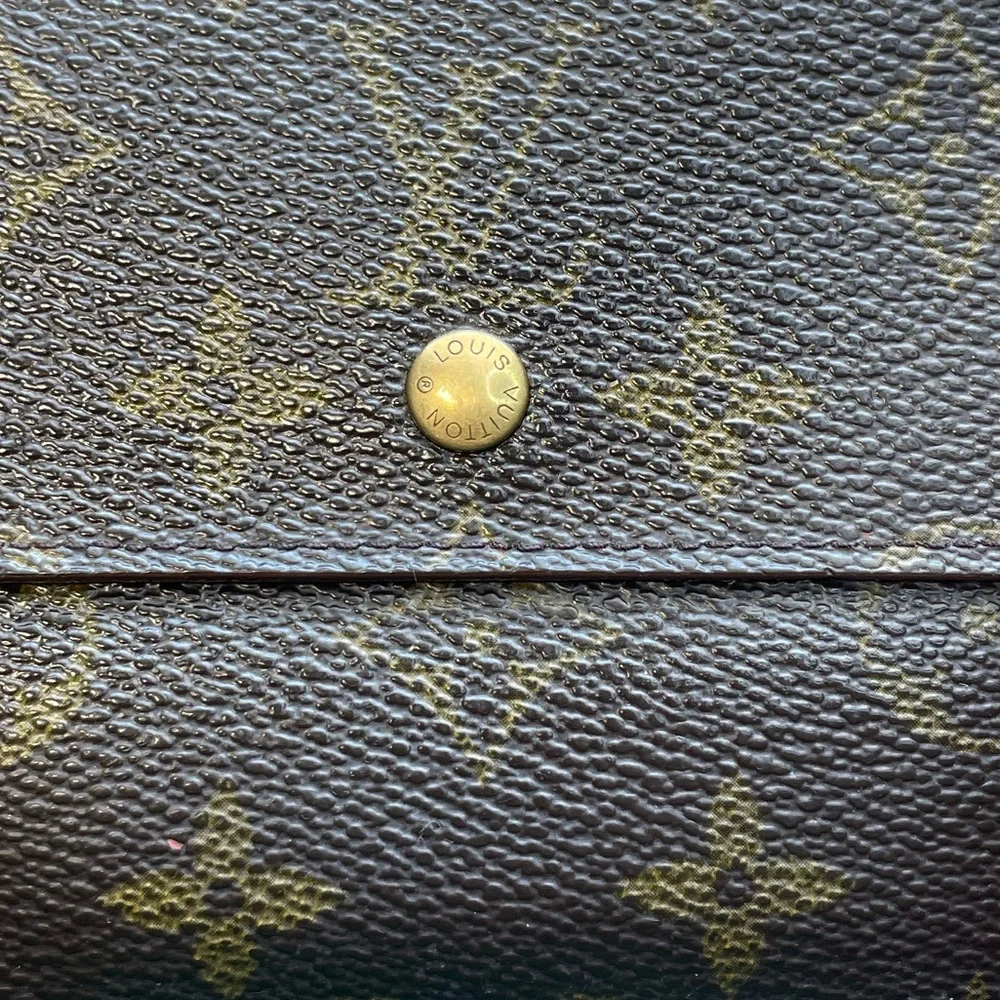 🤎LOUIS VUITTON🤎MONOGRAM🤎TRI-FOLD ELISE WALLET🤎 - Picture 3 of 10